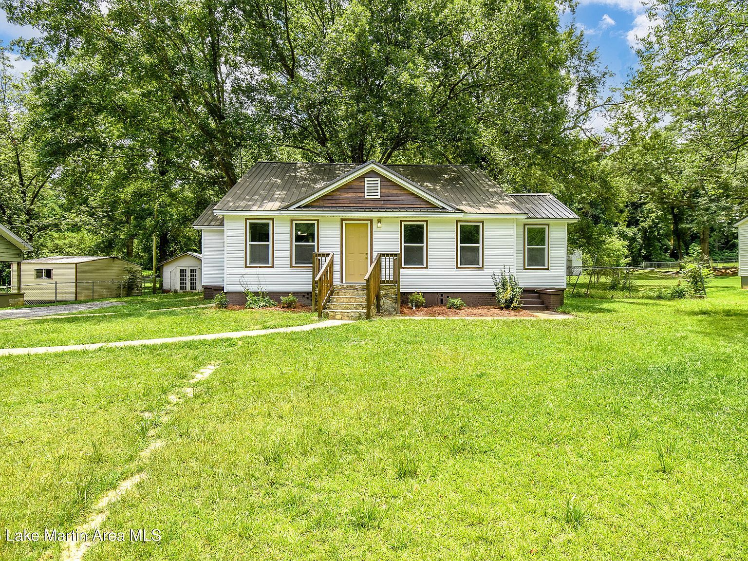 1706 Simpson St Alexander City, AL 35010 - Thumbnail 3