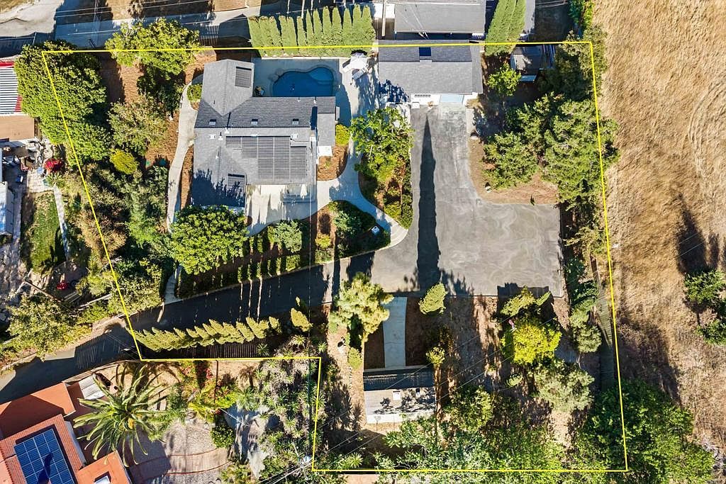 1510 Melrose Way Vista, CA 92081 - Thumbnail 3