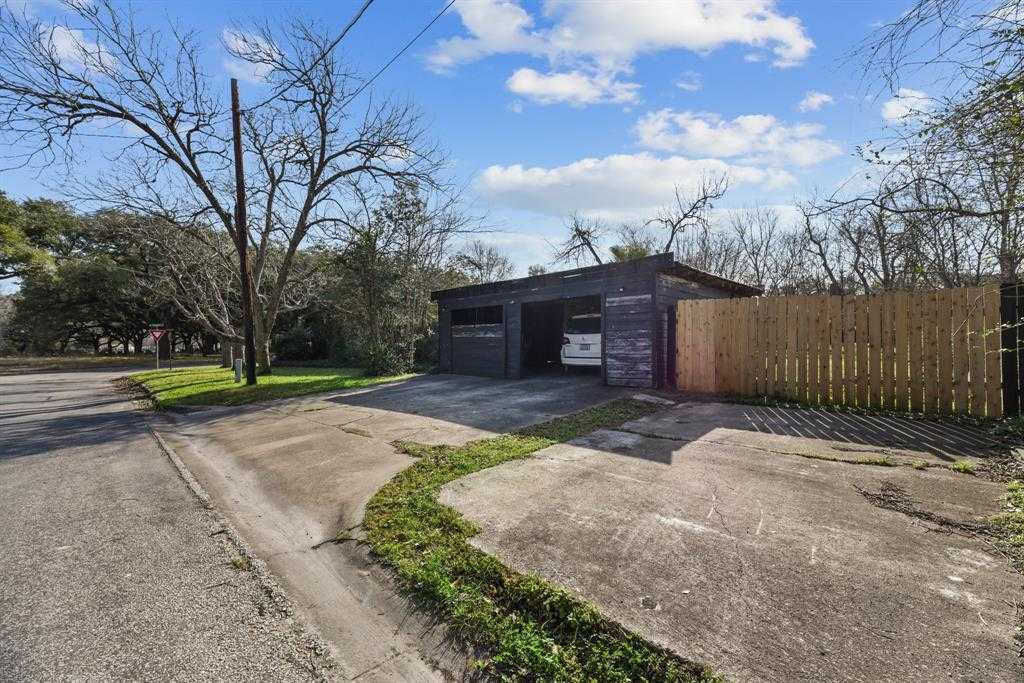 333 West Prairie Avenue, Eagle Lake, TX, USA, 77434 - Thumbnail 3