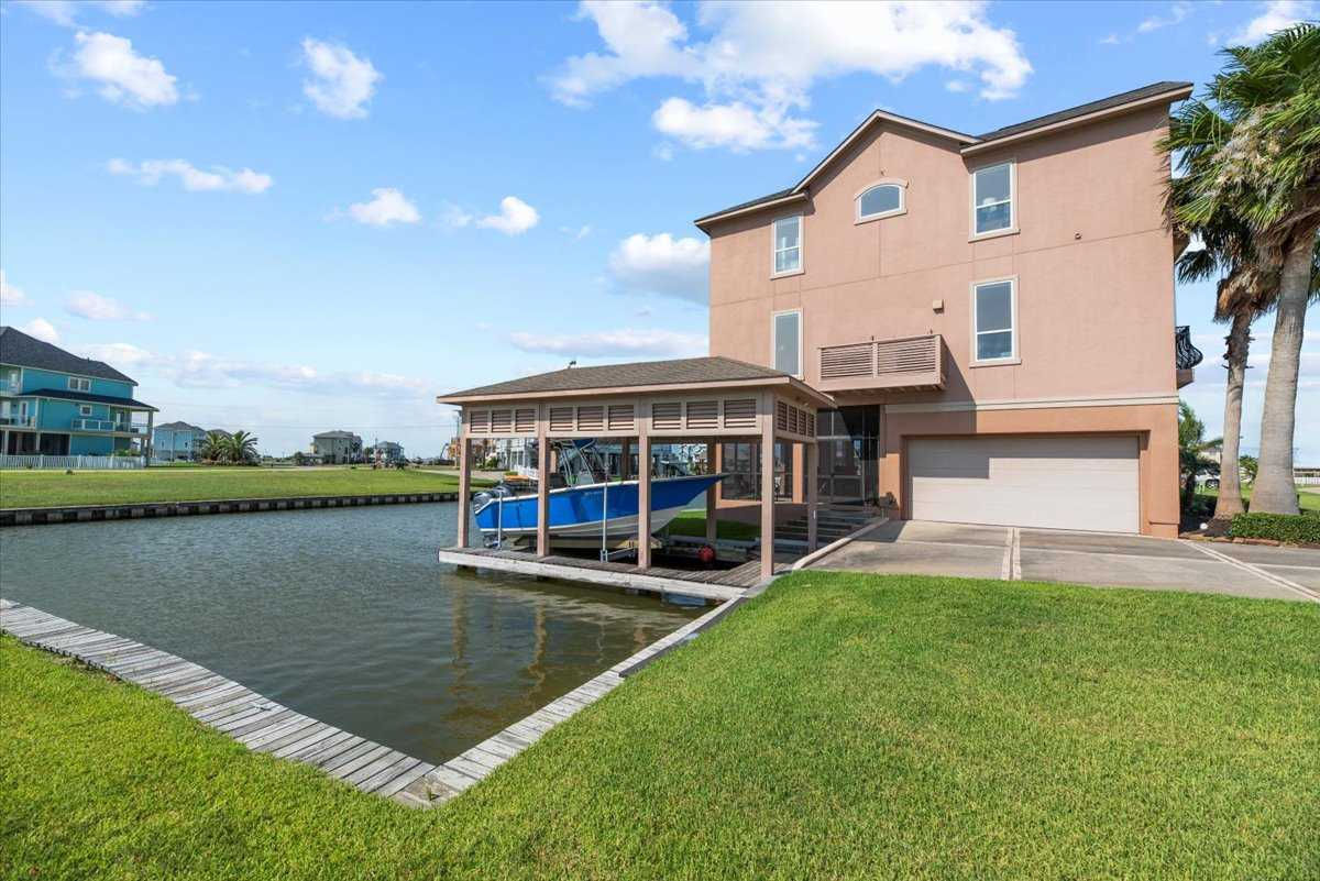 10 Half Moon, Hitchcock, TX, USA, 77563 - Thumbnail 3