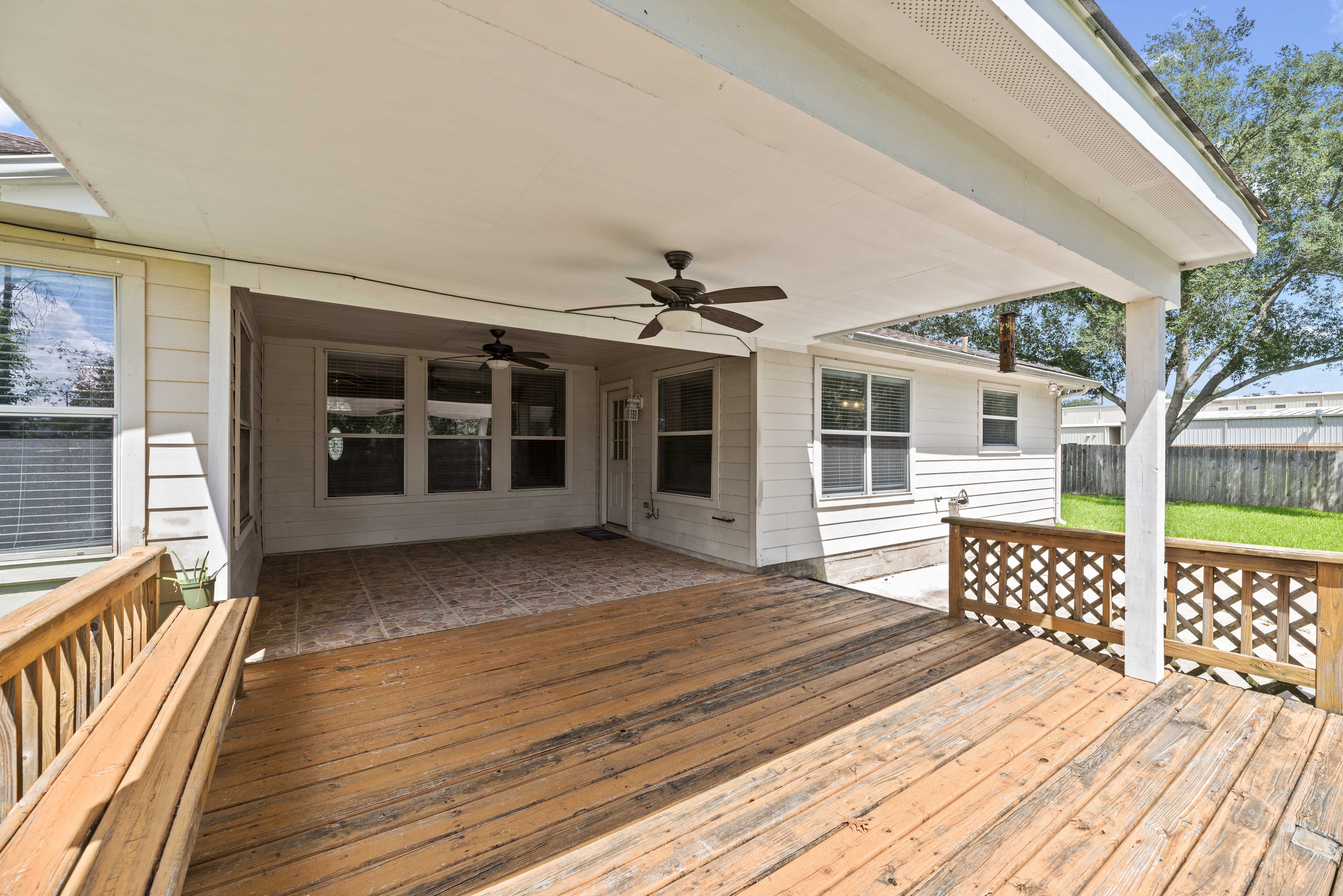 5937 Whispering Lakes Drive, Katy, TX, USA, 77493 - Thumbnail 3