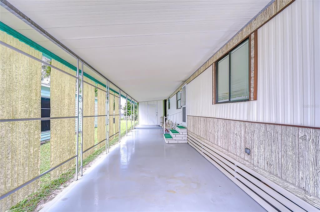 39613 Sterling Dr Zephyrhills, FL 33542 - Thumbnail 3