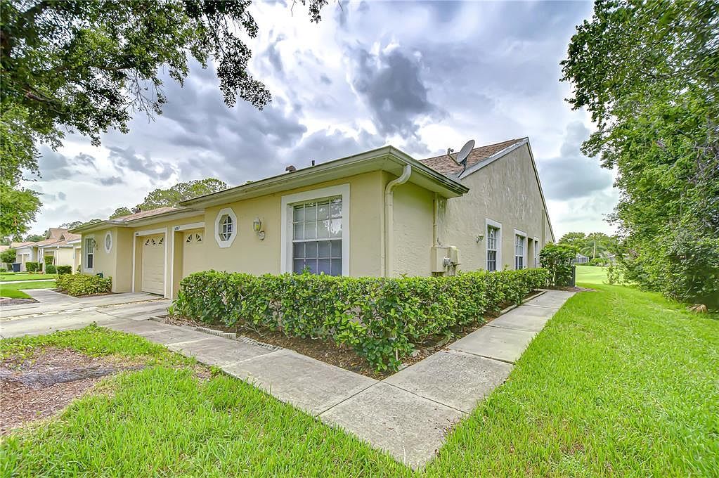 34907 Double Eagle Ct Zephyrhills, FL 33541 - Thumbnail 3