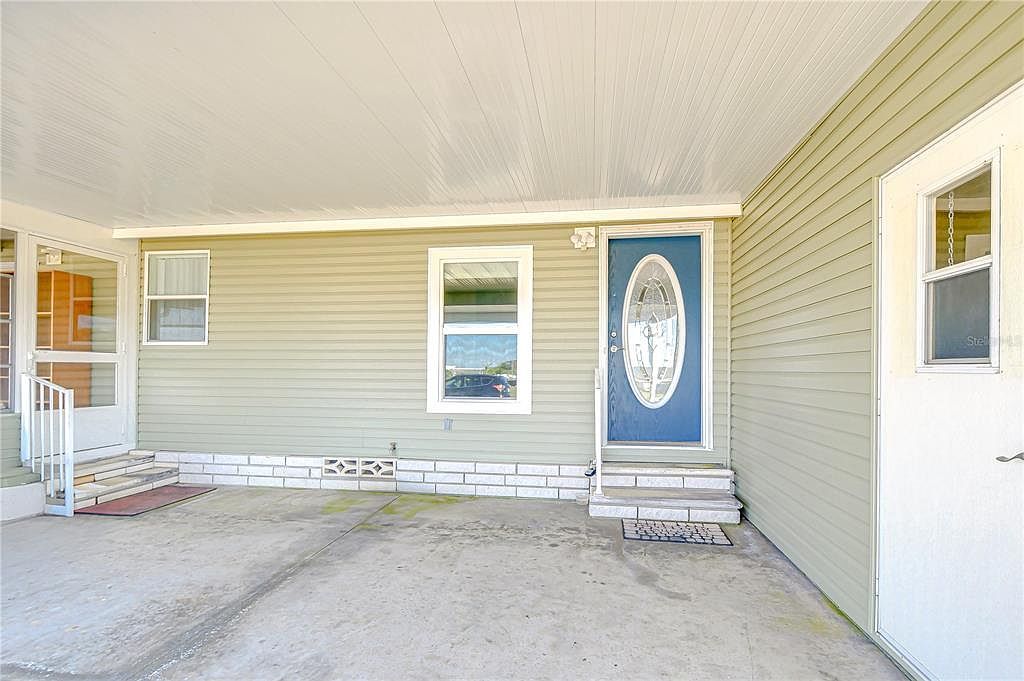 37530 Corey Lewis Ave Zephyrhills, FL 33541 - Thumbnail 3