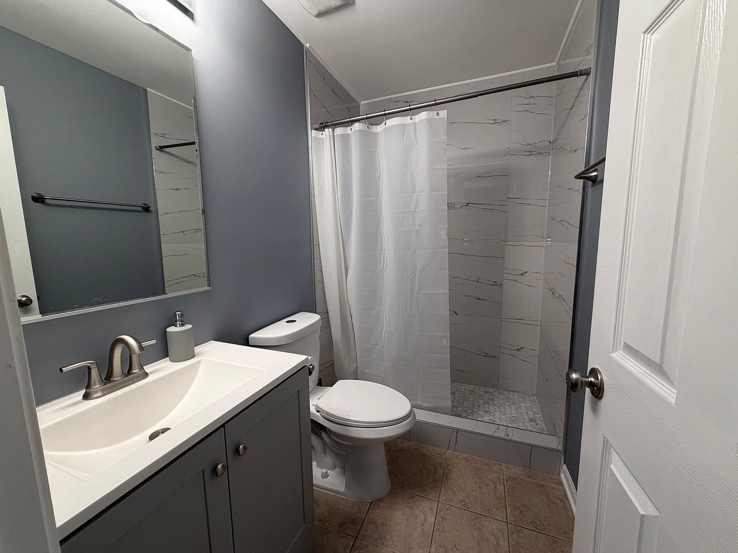 385 McGrath Dr Oswego, IL 60543 - Thumbnail 3