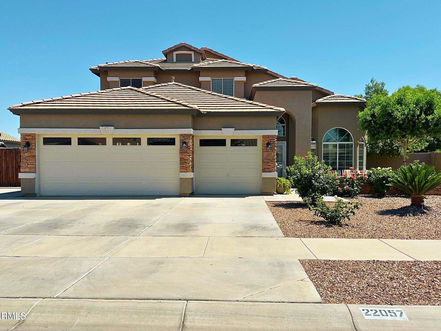 22057 E Calle De Flores Queen Creek, AZ 85142 - Thumbnail 3