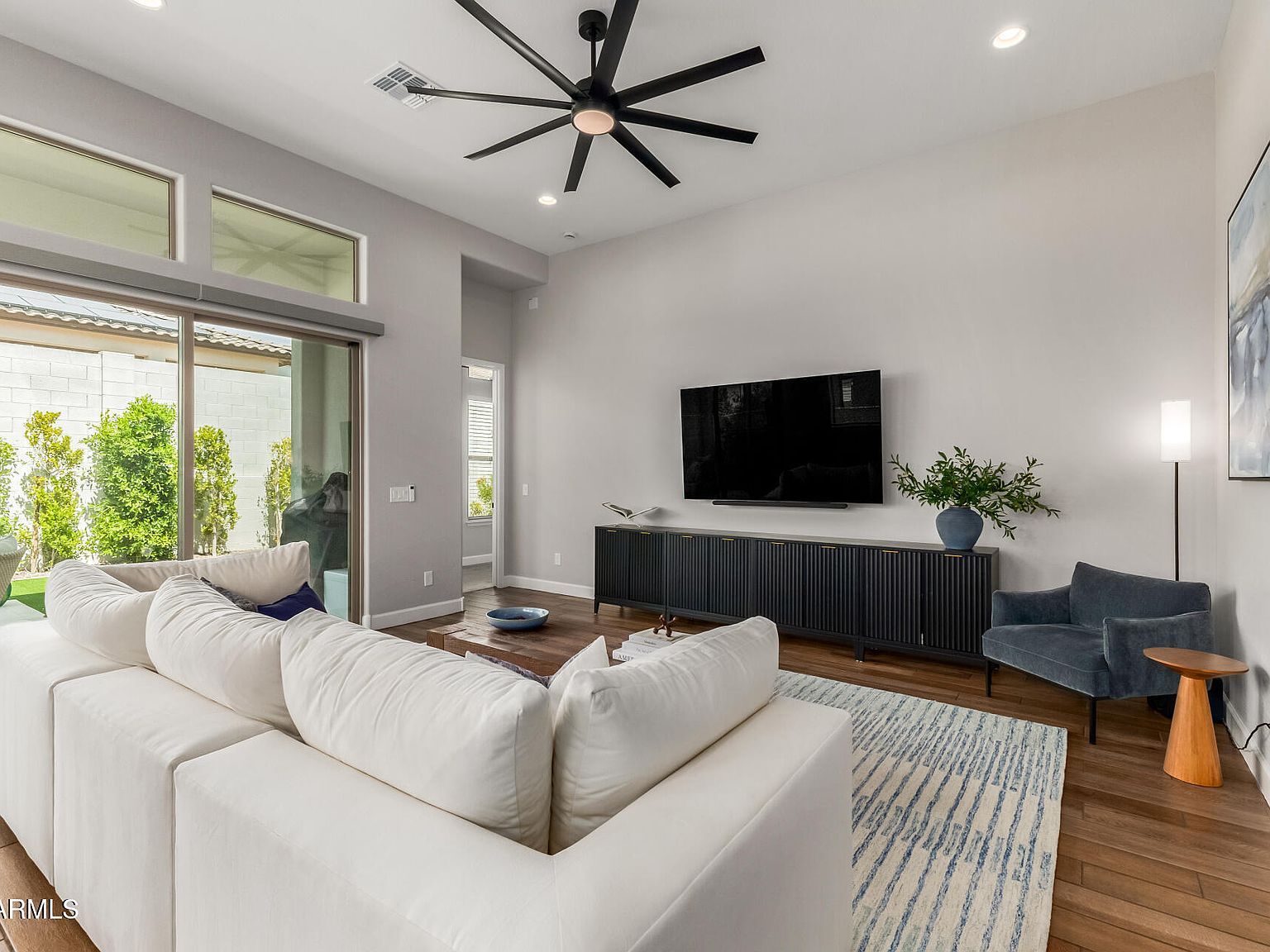 1926 W Holden Dr Phoenix, AZ 85085 - Thumbnail 3