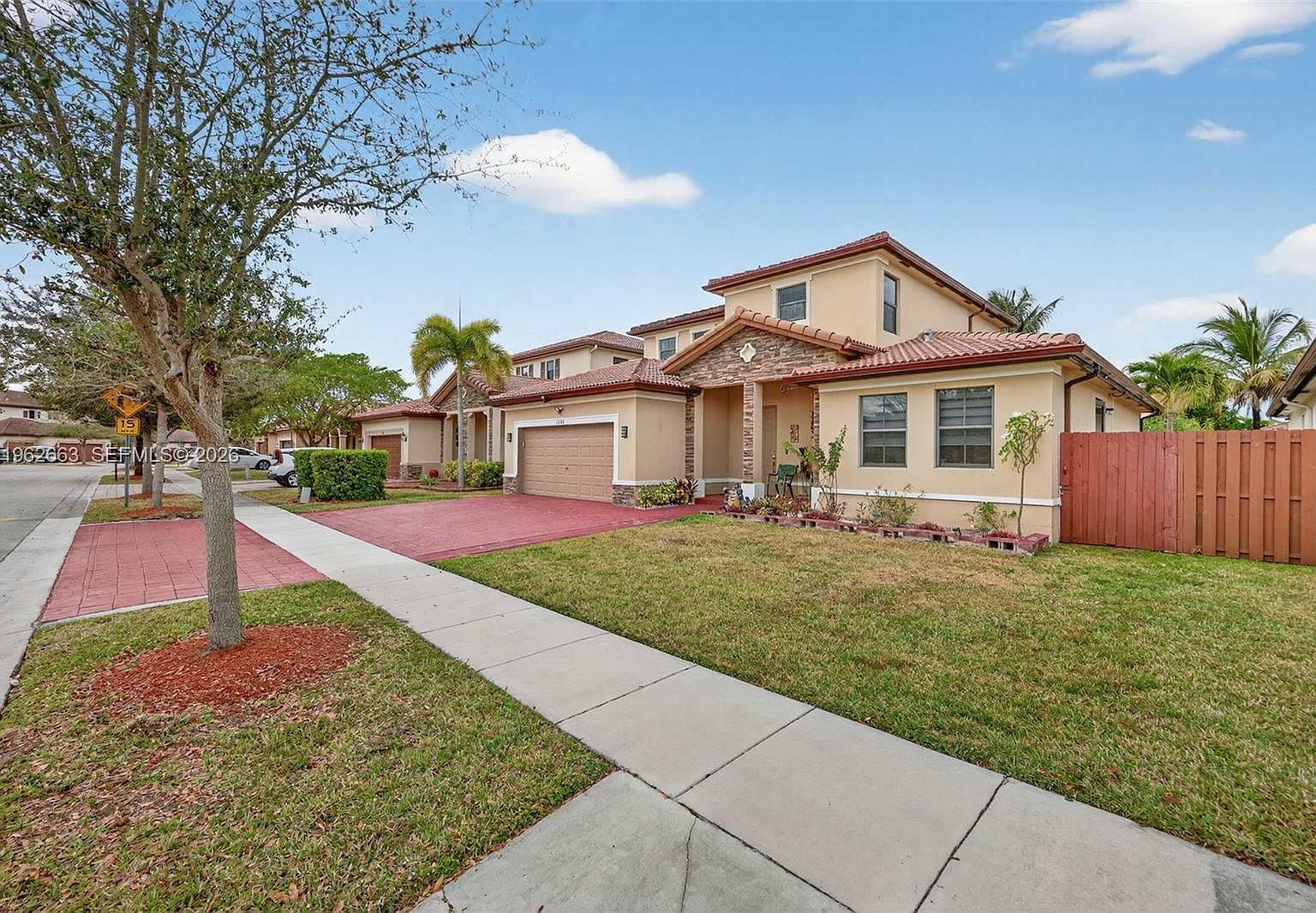 3669 SE 2nd Ct Homestead, FL 33033 - Thumbnail 3