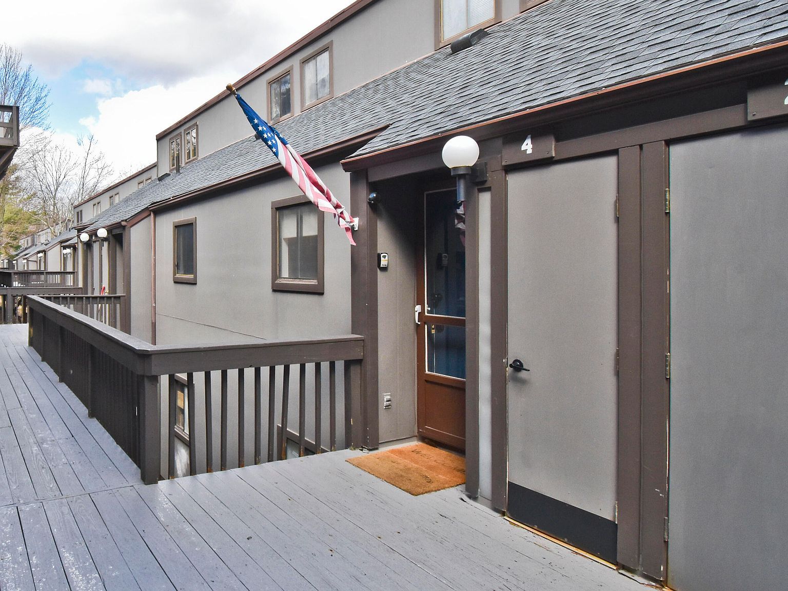 4 Middle Village Way Tannersville, PA 18372 - Thumbnail 3