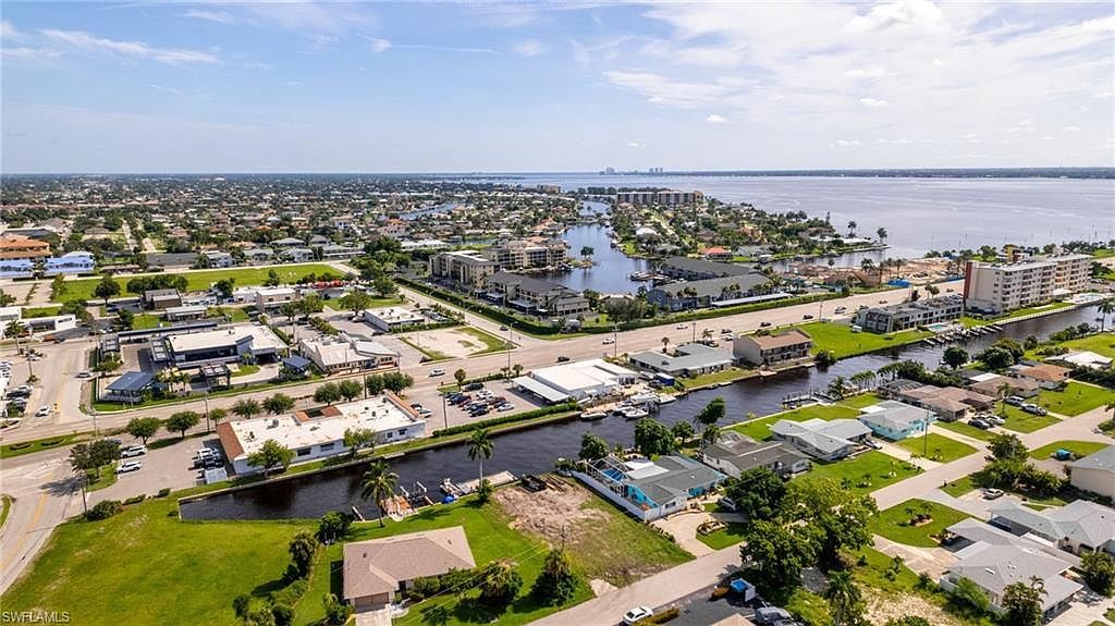 1717 Bikini Ct Cape Coral, FL 33904 - Thumbnail 3