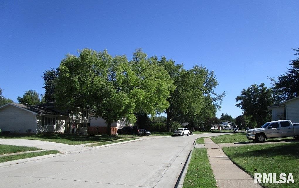 1118 N 13th St Clinton, IA 52732 - Thumbnail 3