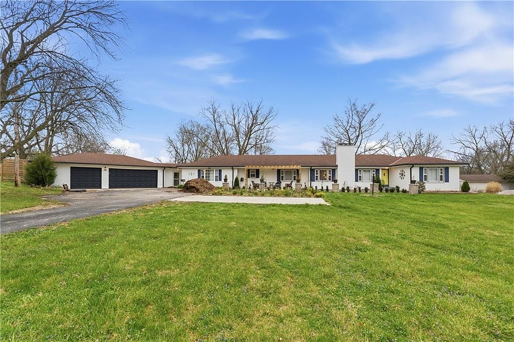 121 Highland Park Ave Excelsior Springs, MO 64024 - Thumbnail 3