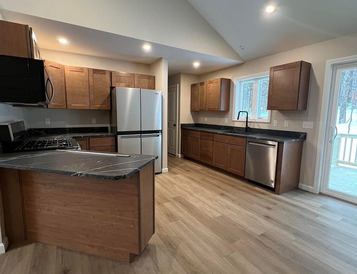 179 Dunton Rd Naples, ME 04055 - Thumbnail 3