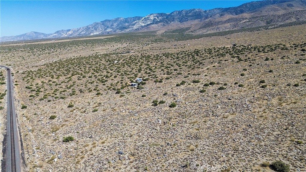 1 Silver Creek Rd Lucerne Valley, CA 92356 - Thumbnail 3