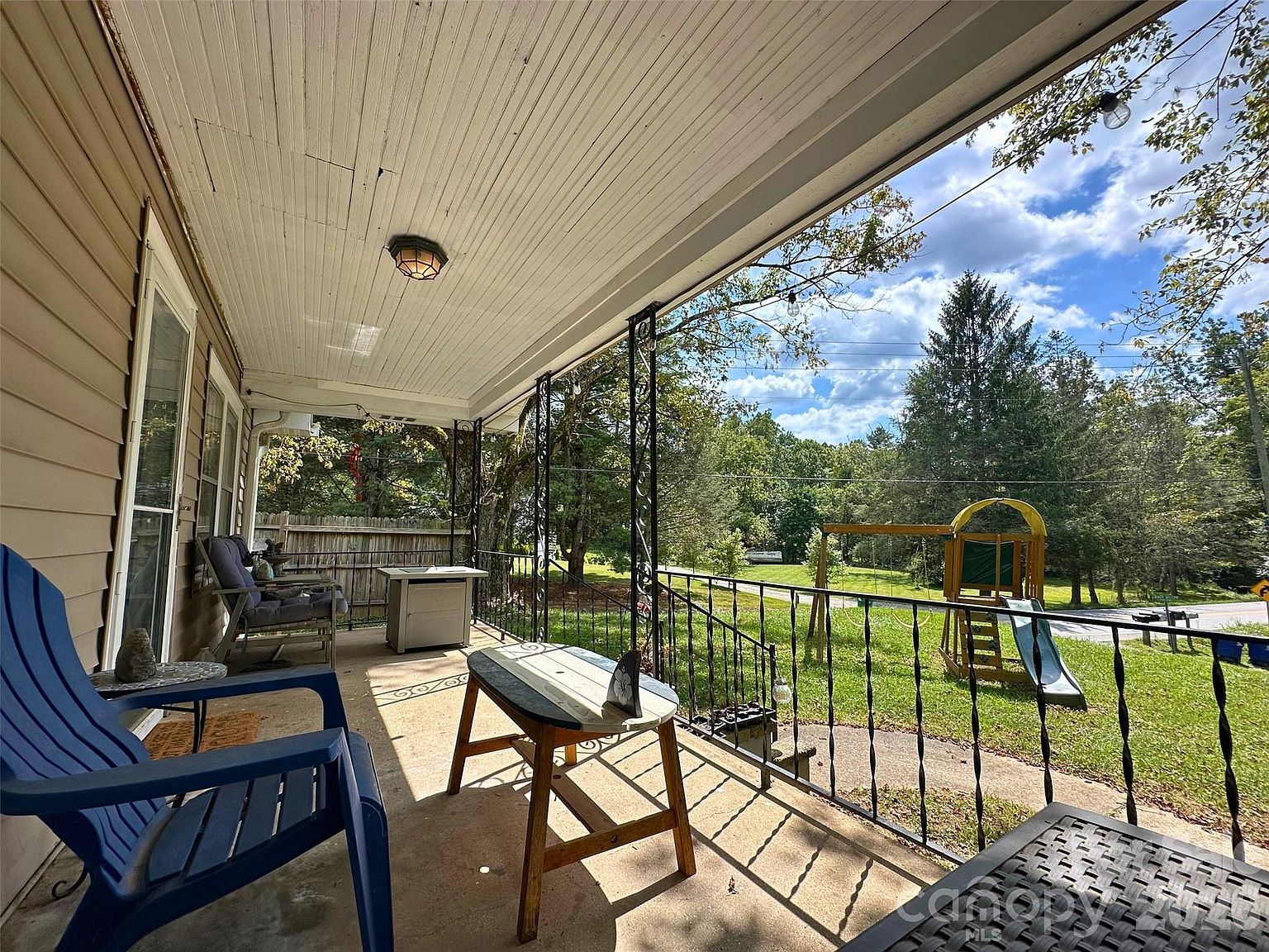 104 Old Fort Rd Fairview, NC 28730 - Thumbnail 3