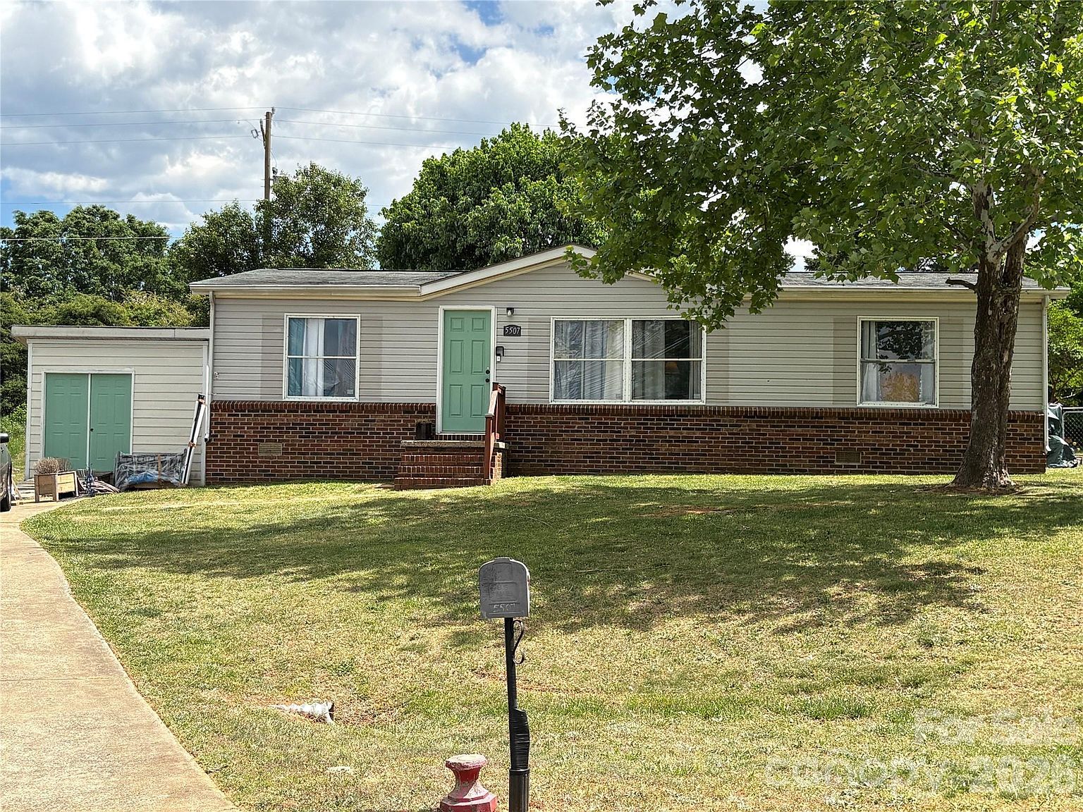 5507 Sandy Creek Ct Newton, NC 28658 - Thumbnail 3