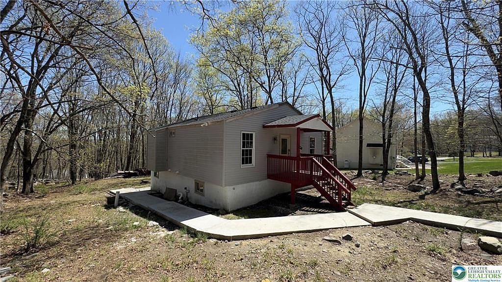 194 Murphy Cir Bushkill, PA 18324 - Thumbnail 3