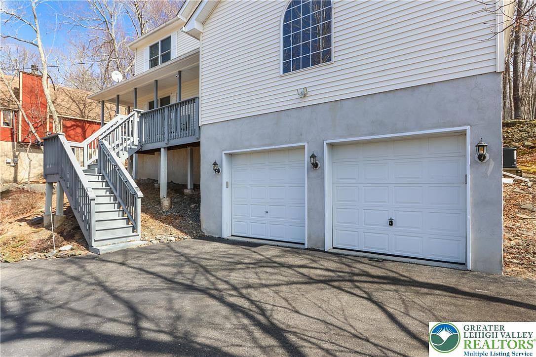 226 Regent St Bushkill, PA 18324 - Thumbnail 3