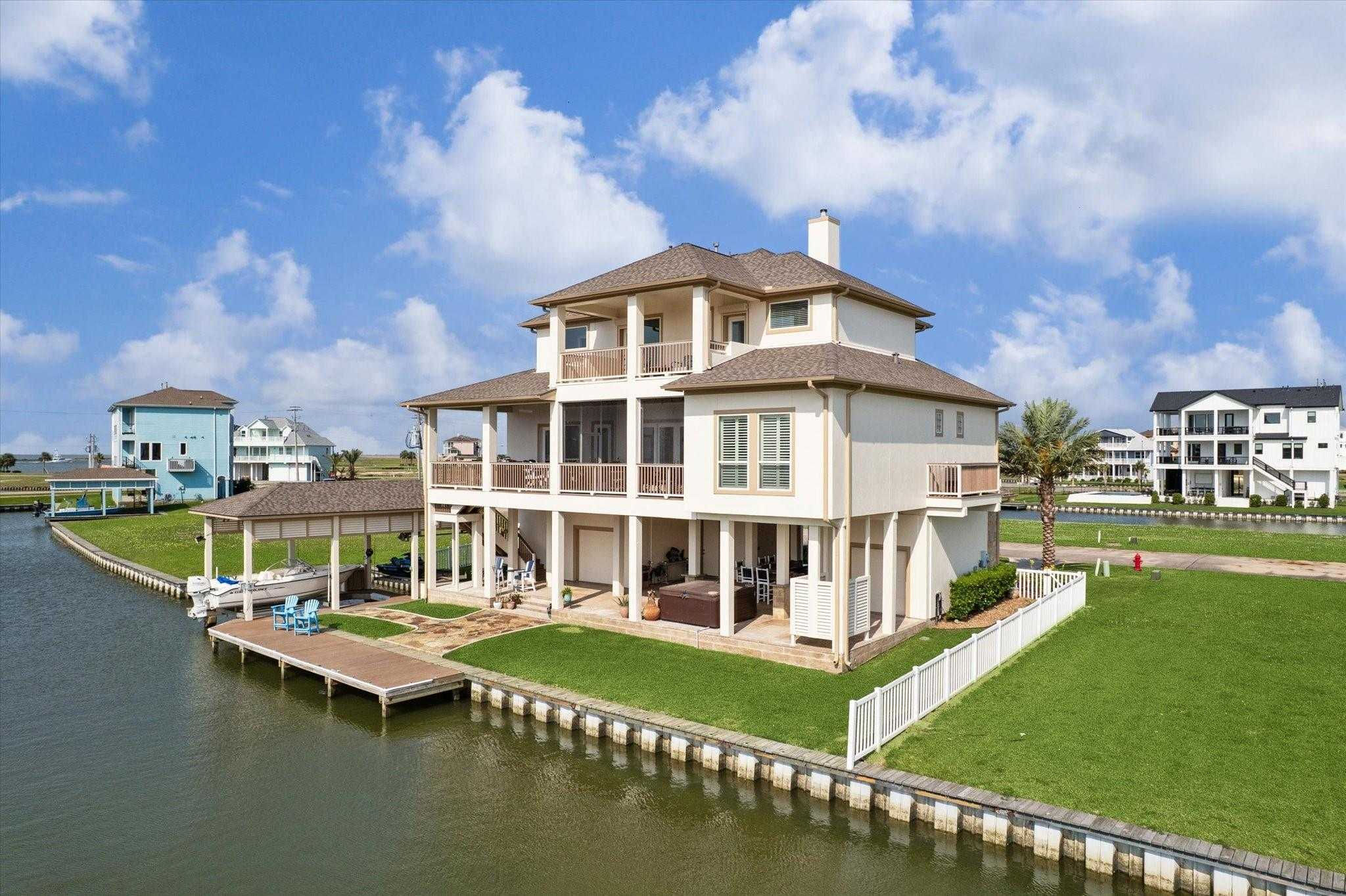 7 Ramrod, Hitchcock, TX, USA, 77563 - Thumbnail 3