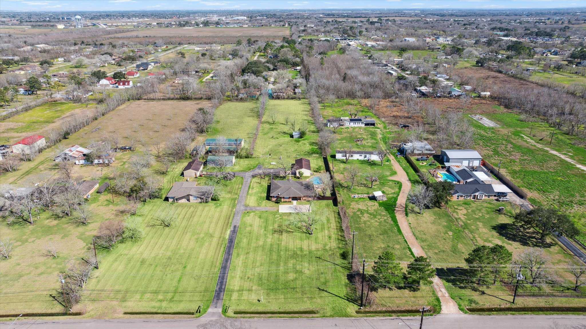 17019 McLean Road, Pearland, TX, USA, 77584 - Thumbnail 3