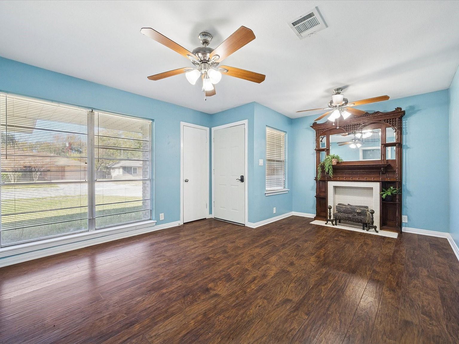 329 Robin St Deer Park, TX 77536 - Thumbnail 3