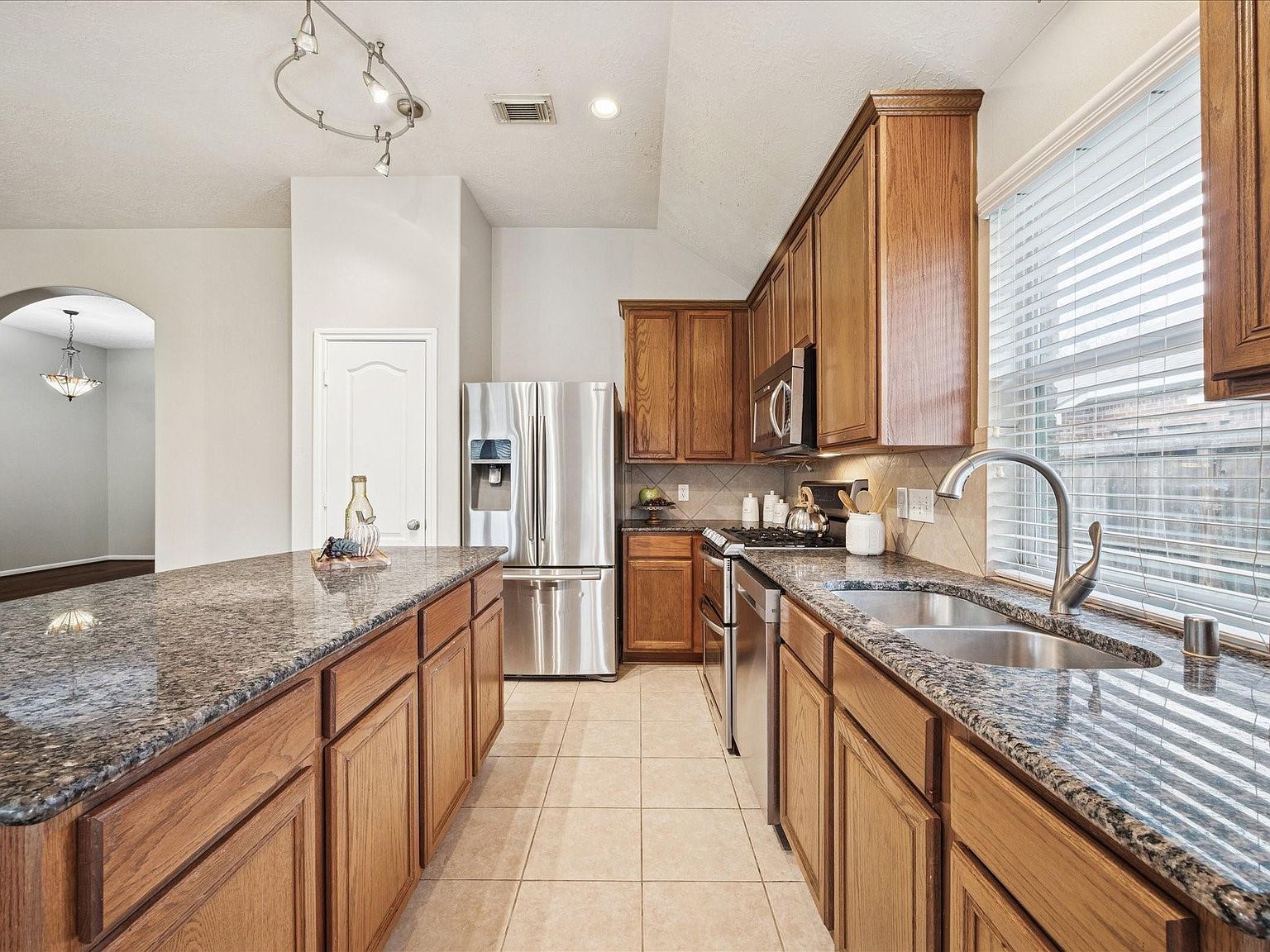 1909 Lazy Hollow Ln Pearland, TX 77581 - Thumbnail 3