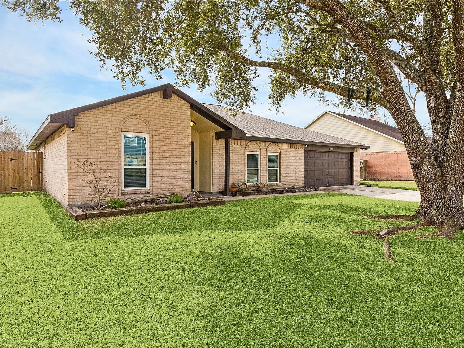 320 Creek Bend Dr League City, TX 77573 - Thumbnail 3