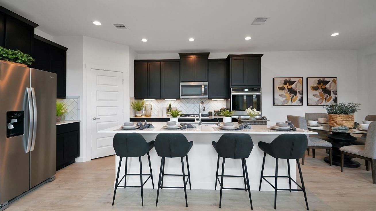 3303 Comice Ln Pearland, TX 77581 - Thumbnail 3