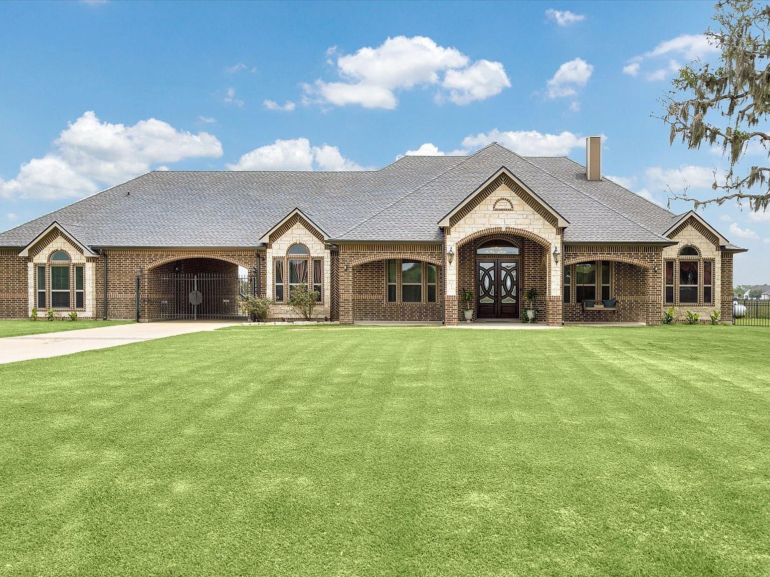 527 Lily Ln Rosharon, TX 77583 - Thumbnail 3