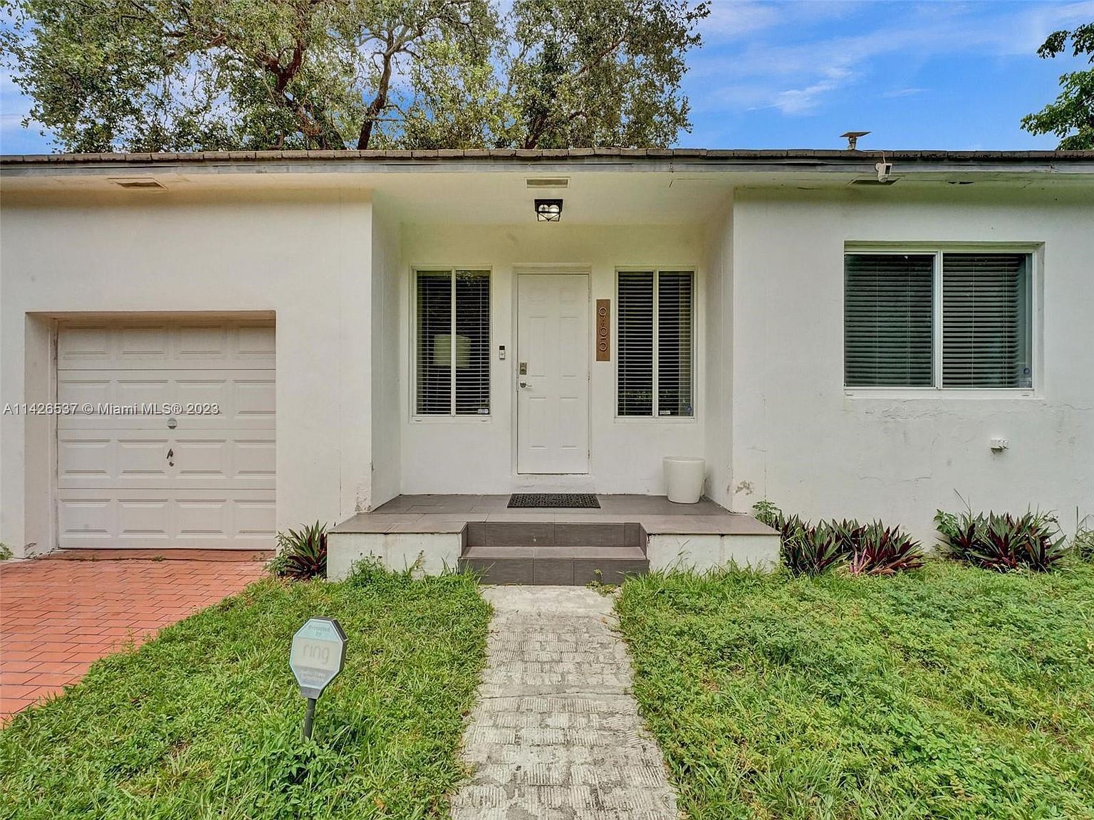 965 NE 130th St North Miami, FL 33161 - Thumbnail 3