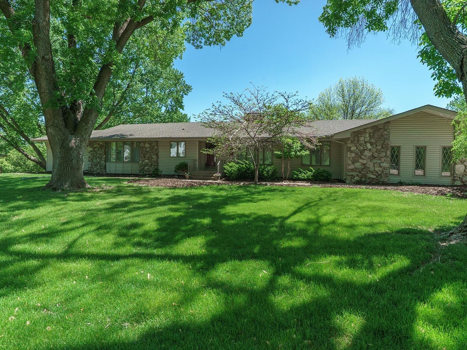 4412 Manor Cir Sioux City, IA 51104 - Thumbnail 3