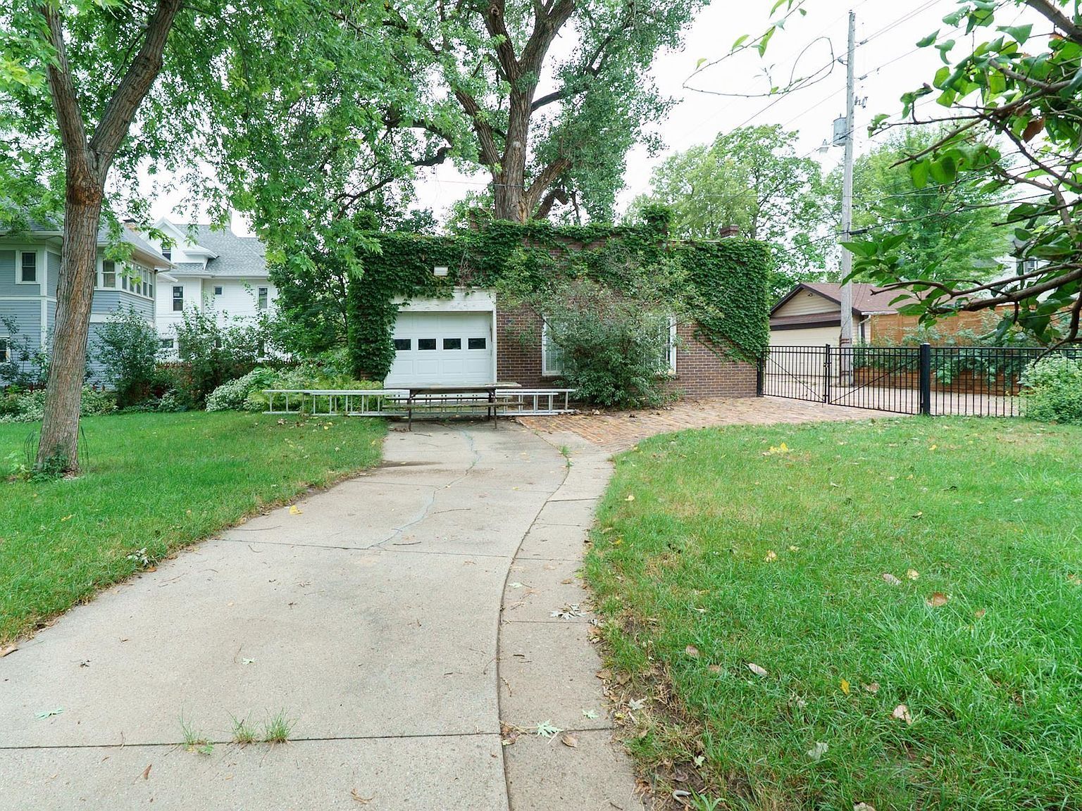 2423 Jackson St Sioux City, IA 51104 - Thumbnail 3