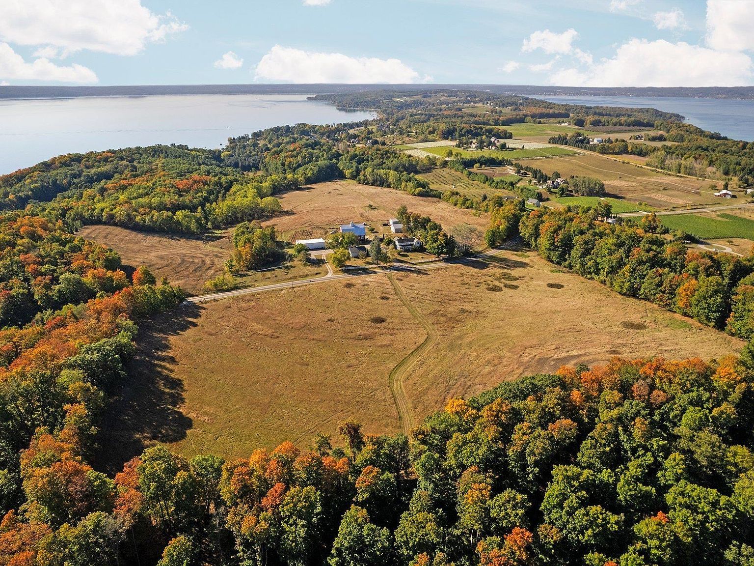 1378 Gray Rd Traverse City, MI 49686 - Thumbnail 3