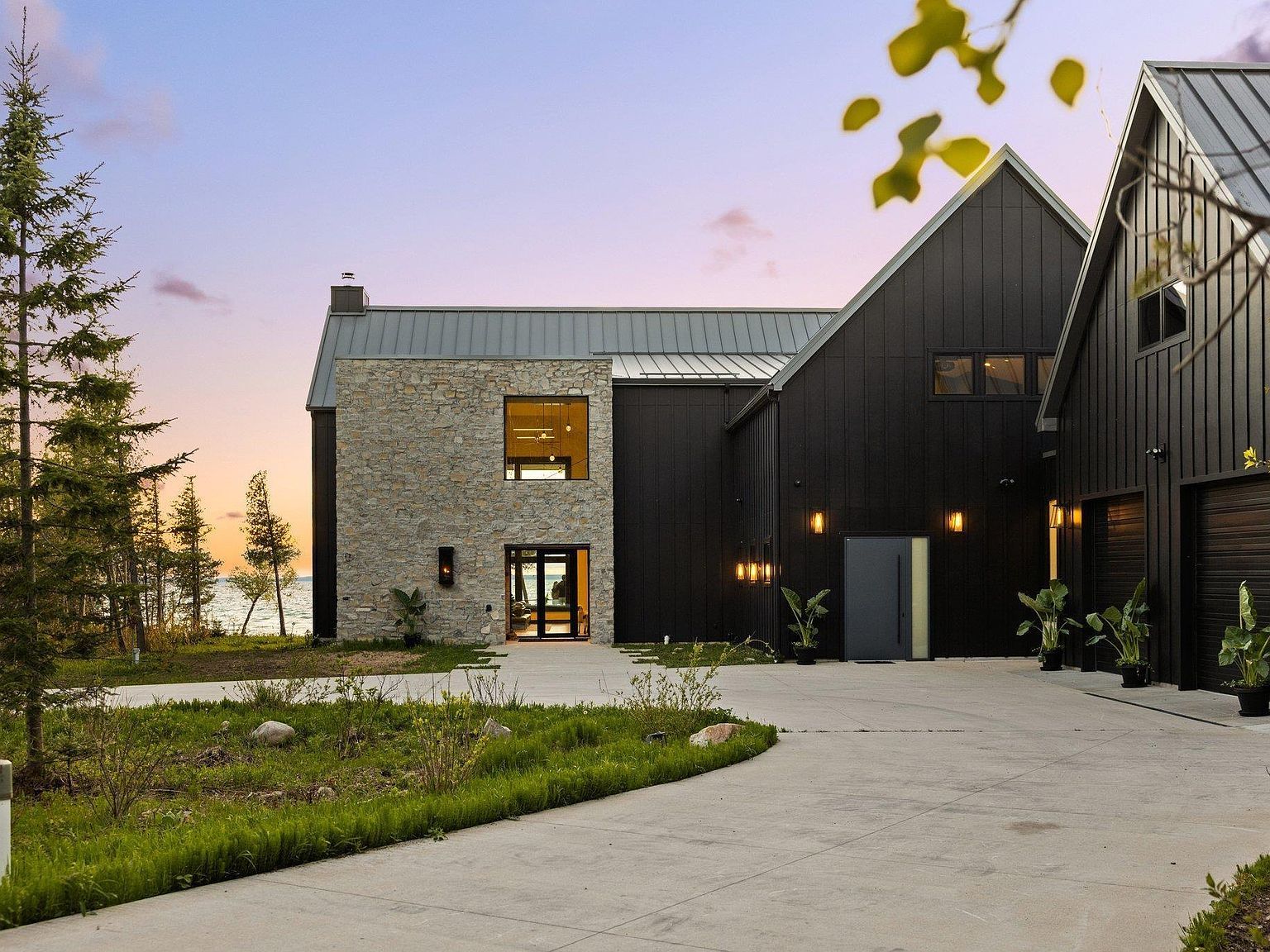 9371 N Onominese Trl Northport, MI 49670 - Thumbnail 3