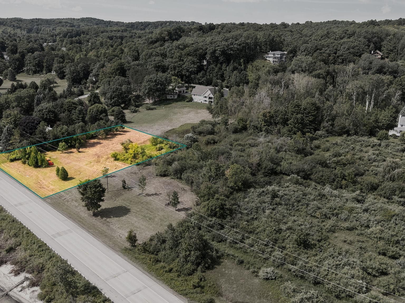 5380 S West Bay Shore Dr Suttons Bay, MI 49682 - Thumbnail 3