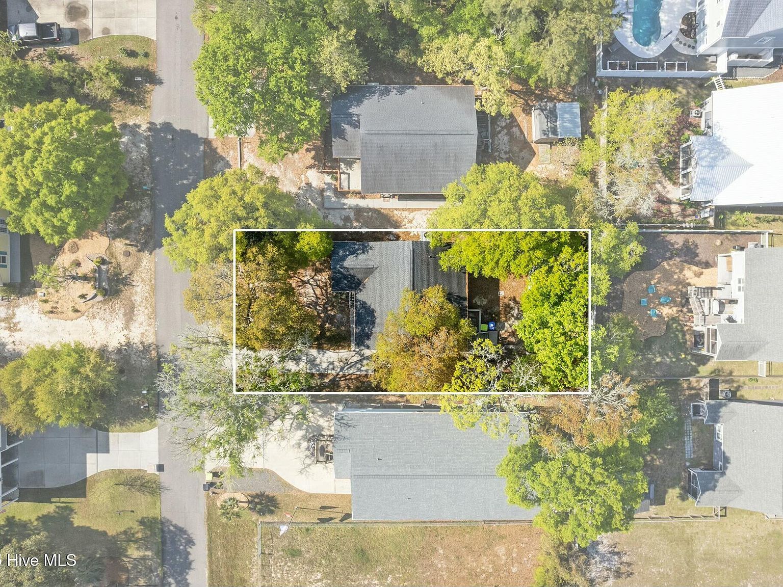 121 NW 19th St Oak Island, NC 28465 - Thumbnail 3