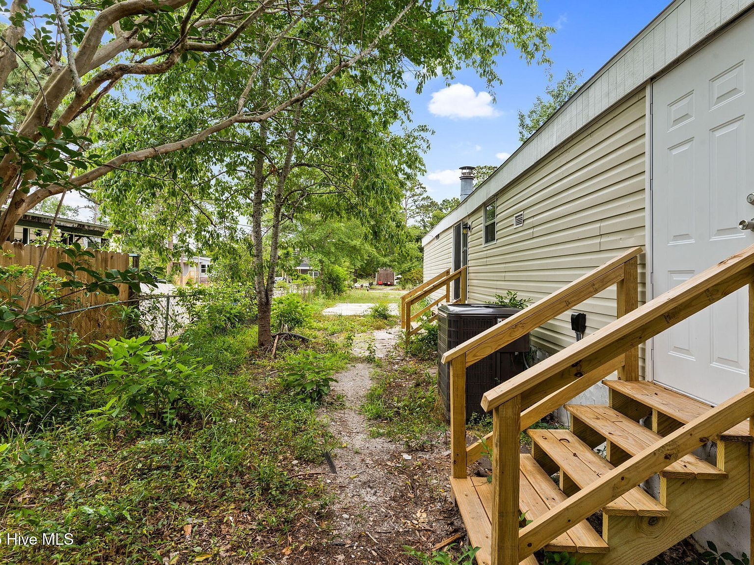 1070 Pinecrest Rd Southport, NC 28461 - Thumbnail 3