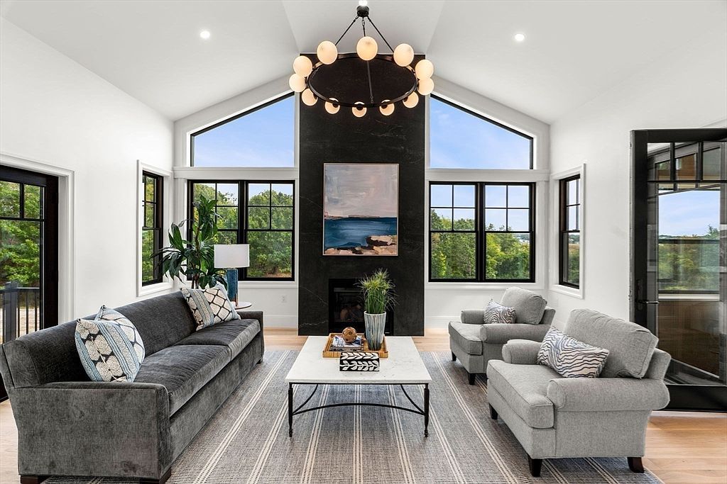 226 Atlantic St Gloucester, MA 01930 - Thumbnail 3