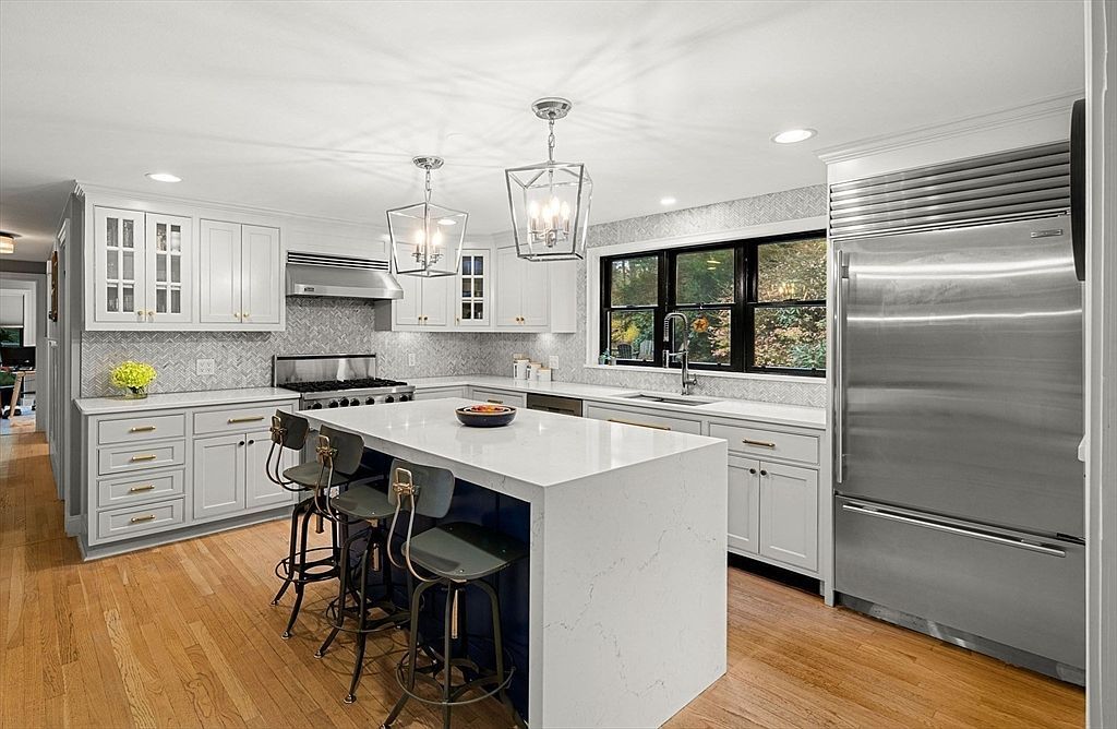 16 Woodholm Rd Manchester, MA 01944 - Thumbnail 3