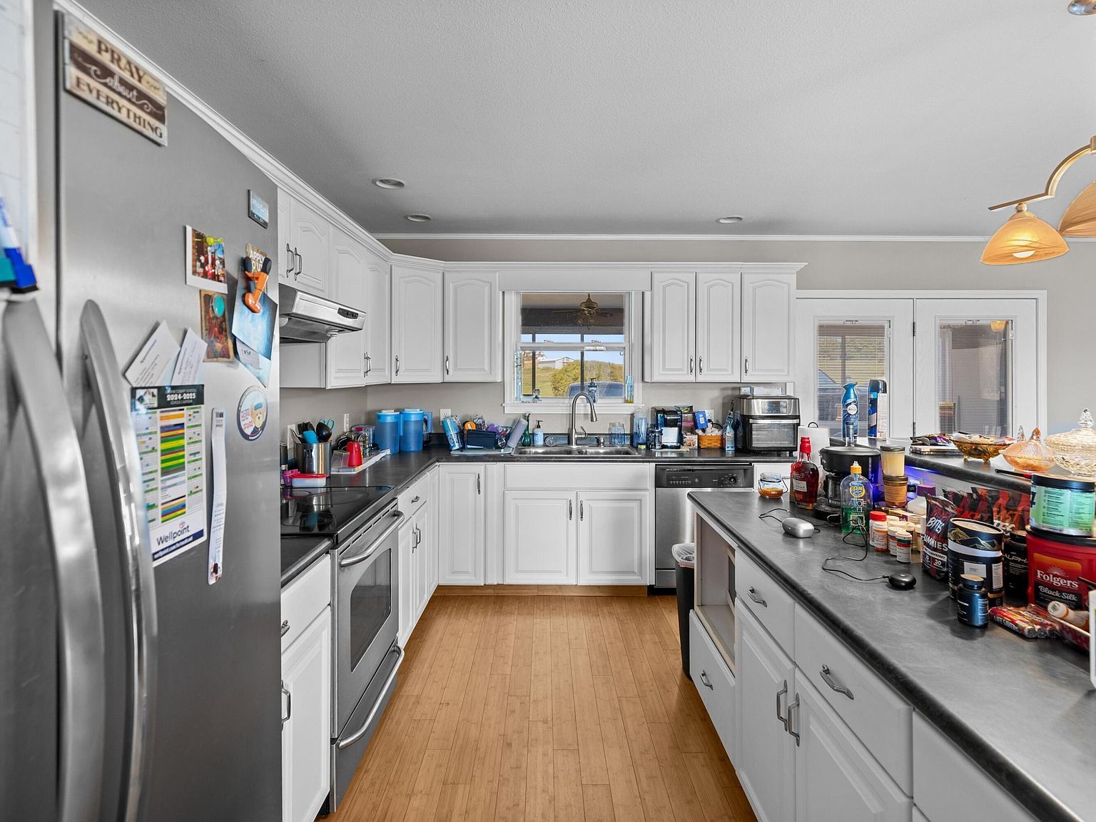 320 & 340 Marcella Dr Mosheim, TN 37818 - Thumbnail 3