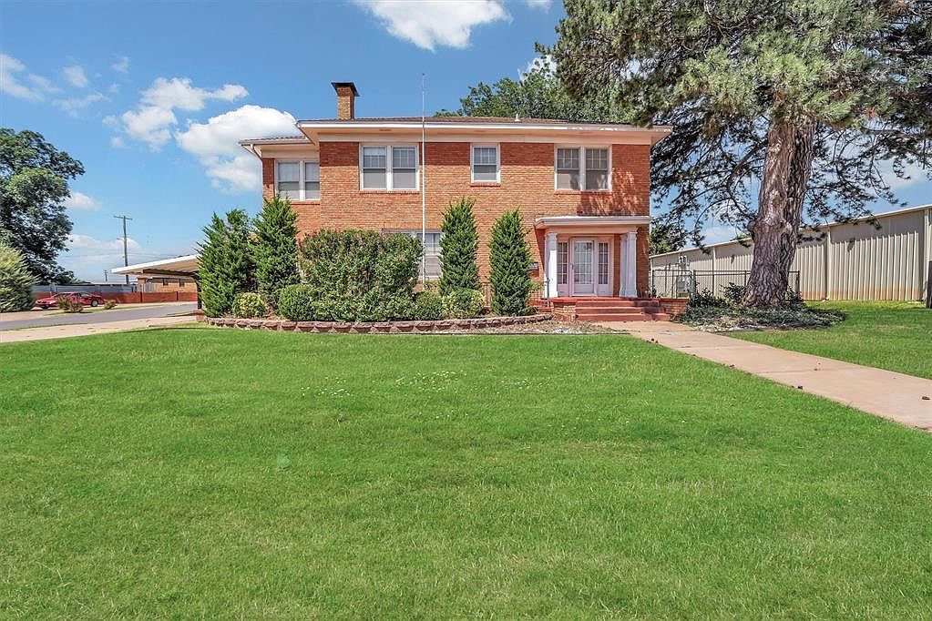 1001 N 4th St Sayre, OK 73662 - Thumbnail 3