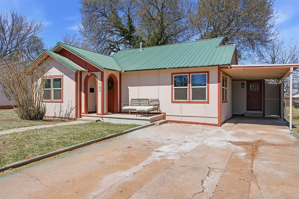 1107 W 2nd St Elk City, OK 73644 - Thumbnail 3