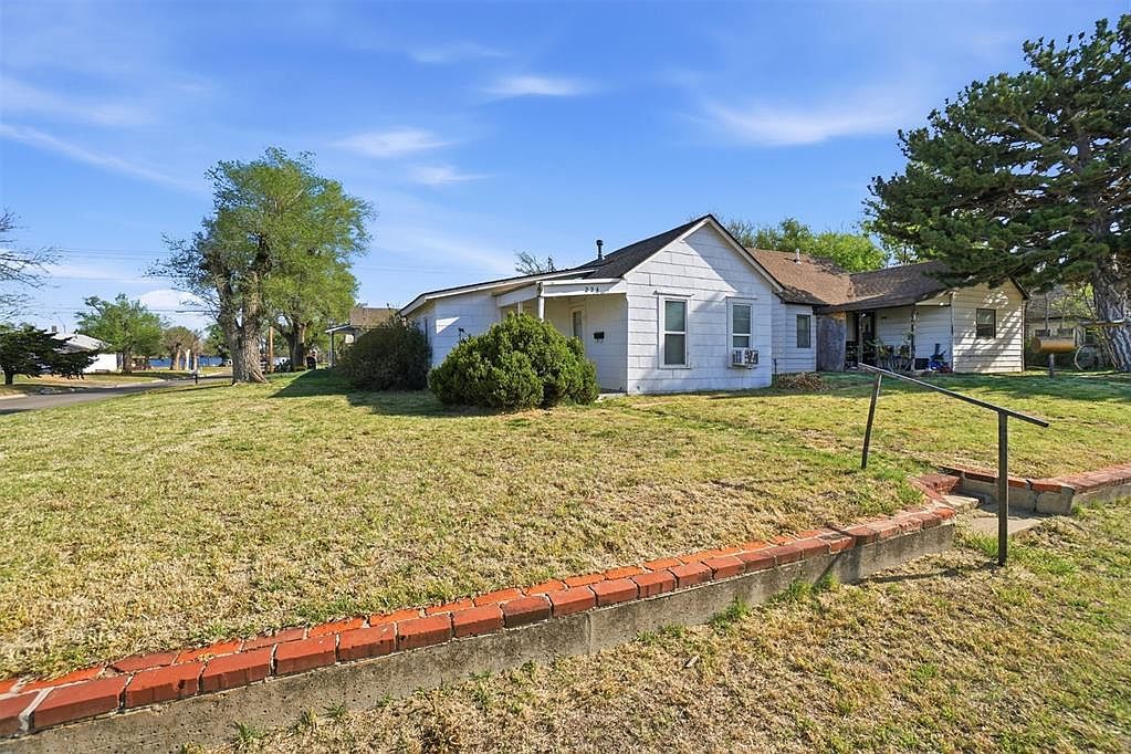 224 Texas Ave Woodward, OK 73801 - Thumbnail 3
