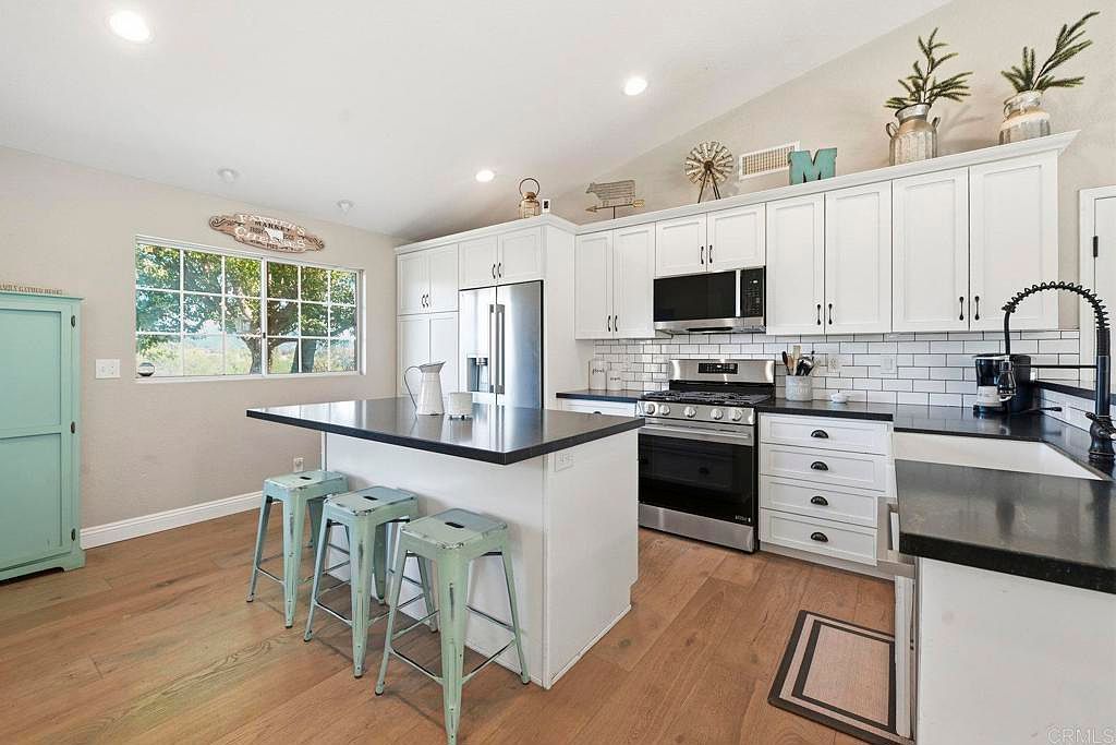 13638 W Oak Glen Rd Valley Center, CA 92082 - Thumbnail 3