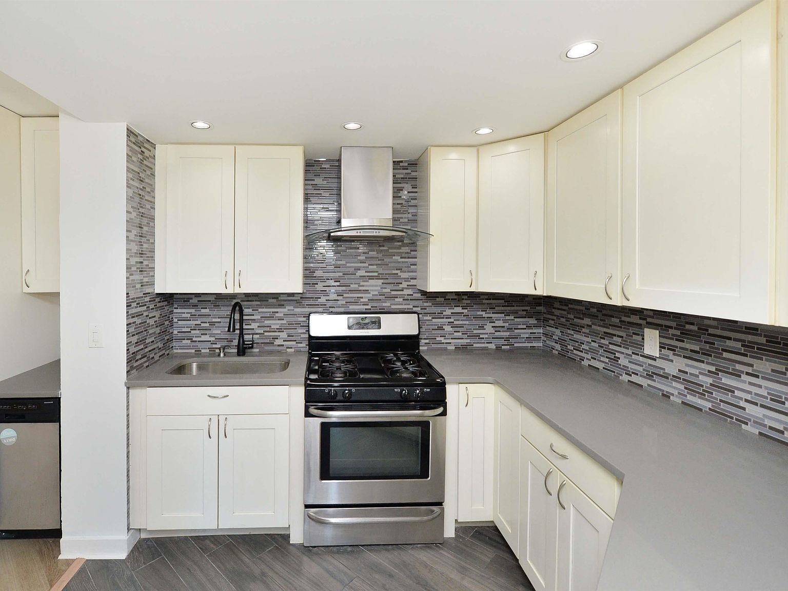 7002 Boulevard UNIT 21B West New York, NJ 07093 - Thumbnail 3