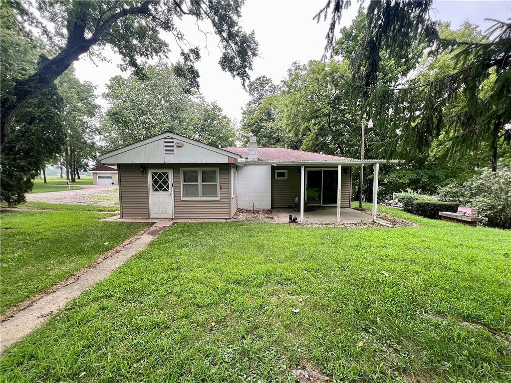 509 Lakeshore Dr Oakland, IL 61943 - Thumbnail 3