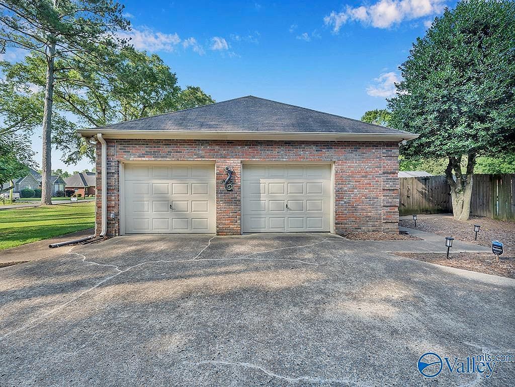 1707 Walnut St Albertville, AL 35950 - Thumbnail 3