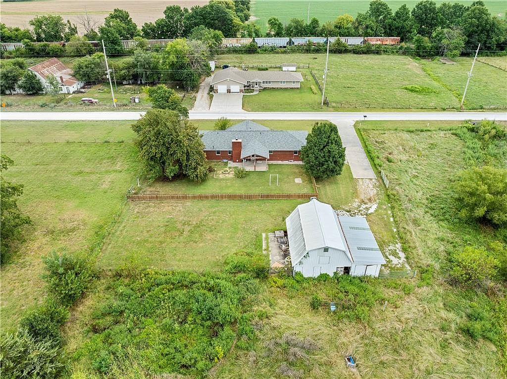 403 N Truman St Lamar, MO 64759 - Thumbnail 3