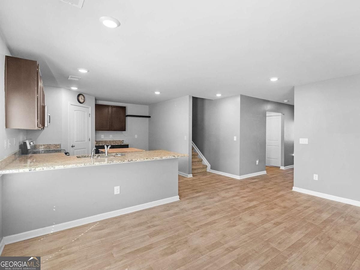 415 White Pine Dr Jackson, GA 30233 - Thumbnail 3