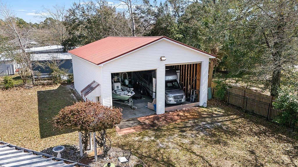 1803 Marvin Ave Pt Saint Joe, FL 32456 - Thumbnail 3